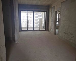 宝能城市广场五象东 灵龟山公园旁边