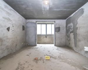 南北通透宝龙城市广场3室2厅