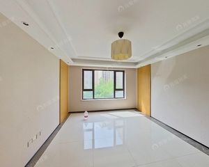 四叶草户型四居双卫,南海子公园旁,隔壁就是南海子公园,仅契税