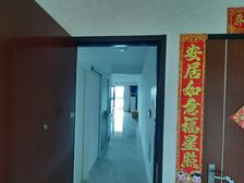 骋望珺玺 4房2厅103万