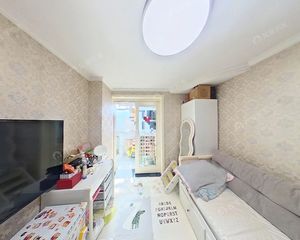 东四环 地铁1号线四惠 力源里小区低总价两居 满五年 带电梯
