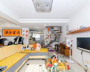 白金4楼复5楼的商品房小区 ,户型好 总高六楼,欢迎实地看房