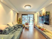 洋房带院子,电梯房精装修,房龄新,高,诚售,欢迎品鉴。