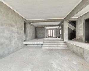 城投万科联合打造精品别墅,南向大花园,位置佳,纯毛坯