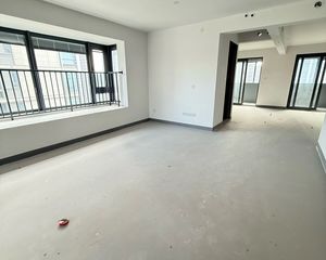 滨河沁月府4室2厅2卫南朝向387.0万元/套出售
