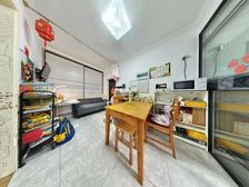 一楼带30平院子 院子开门 自住精装全明户型平直加振华
