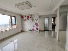 恒信巴塞小镇102平米三室一厅精装修带地下室售价46.8万