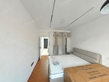 地铁口电梯房,精装小户型,直接拎包入住,出租可达4800每月
