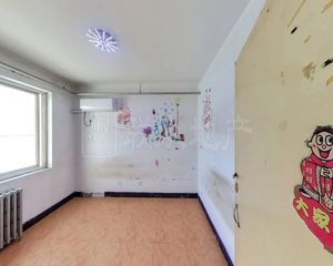 交易有保单,买房零佣金,店长力荐 草桥欣园必卖好房,看房方便