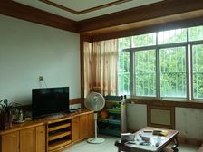 秀厢大道东段12号-秀厢大道东段主干道,自驾快速上高架/进北湖/友爱。步行到2号线三十三中站
