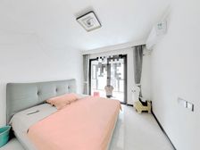 此房户型方正,业主精装修 落地窗,采光,