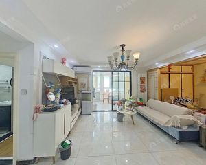 诺德家园朝东正规两居,装修好,视野开阔,采光十足!