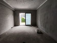绿地观堂4室2厅3卫南朝向325.0万元/套出售