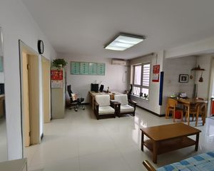 朝阳大街天威路电梯房小高层两室两厅