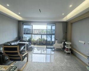 绿地东方公馆4室2厅2卫南朝向390.0万元/套出售