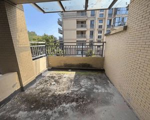 明发江湾城 2楼中叠 上下两层6个房间 挑高大客厅送车库