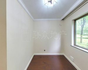 交易有保单,买房不收钱,店长力荐,公园懿府必卖好房,看房方便