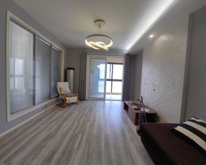 公园18722室2厅1卫南朝向198.0万元/套出售