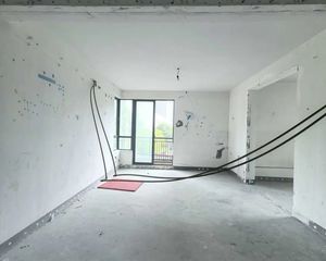 亲亲家园4室1厅2卫南朝向140.0万元/套出售