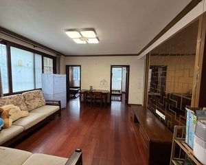 金洲公寓3房2厅150.00万