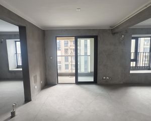 湖光天樾3室2厅2卫南朝向145.0万元/套出售