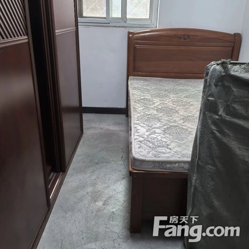 西城 66中附近 西城实验学校后身 三居 月租6800