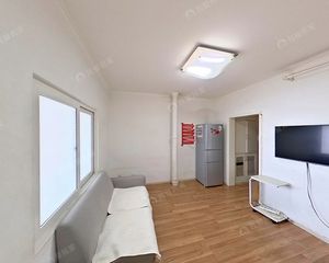 惠新西街南向两居高楼层急售,钢混电梯,紧邻双号线地铁