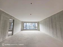 南宁中海湖上景明 4房2厅186万
