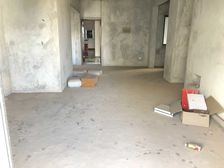 五象东 龙岗大桥旁 昌泰水立方 5房2厅2卫毛坯房 采光好