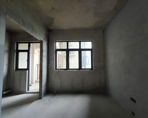 北投中路雅苑4房2厅毛坯99万