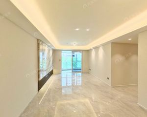 滨江品质次新,四面铝板,南厅带阳台,采光景观好,诚心出售。