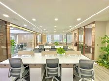 接待现房坐看双子塔(7隔间24工位)暖色系三面采光带休息区!