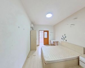 学军·求智巷三居室,下楼即是学校,出门就到,诚心出售