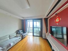 两房两卫,07年小区,可拎包入住,业主近期想卖,价。格可大谈