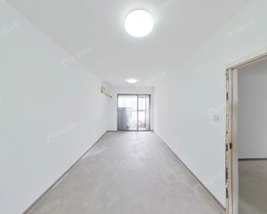 天鸿香榭里 三室两卫户型方正,性价比高,采光视野好,诚心出售