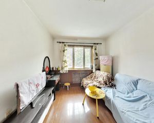 佣.金1% 保真 华宁南里 南北通透三居室 低楼层 满五年