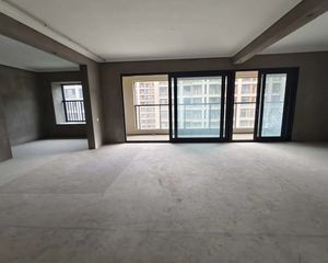 雅戈尔江上4室2厅2卫南朝向426.0万元/套出售