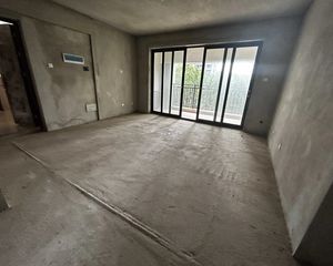 盛科城小区 5房2厅150万