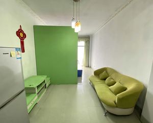 嘉州华都1房1厅精装40万