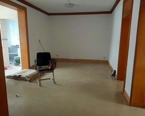 万力社区一区2房1厅中装68万