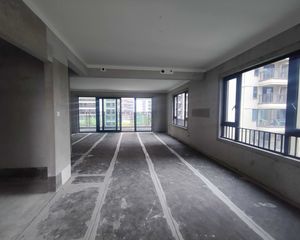 一梯一户大平层!业主诚心出售!建发五象印月