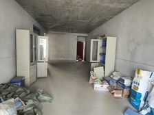 宝能城市广场4房2厅精装68万