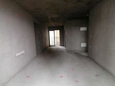 云星钱隆江景4房2厅107万