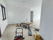二十六中职工宿舍楼3房2厅精装 224万