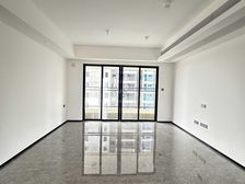 万科翡翠珈蓝4房2厅精装290万