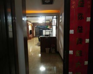 维也纳森林小区 3房2厅128万