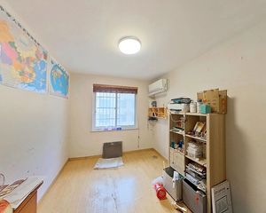 文一街小学,标准四房,中间楼层,南北通透,采光无遮挡