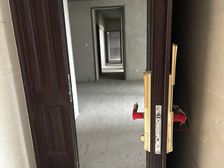 盛科城小区 5房2厅170万