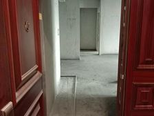 东方尊府 3房2厅145万