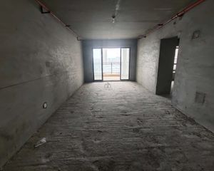 天健城 3房2厅82万